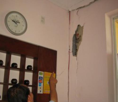 Sửa chữa nứt trần nhà